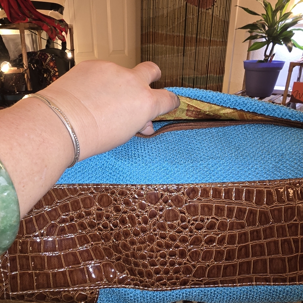 💙 Samantha Brown Stylish Blue and Brown Women's Bag Large - Picture 8 of 14